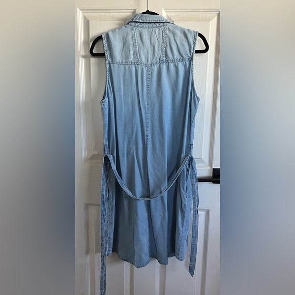 Denim (Chambray) sleeveless shirt dress - Picture 6 of 6